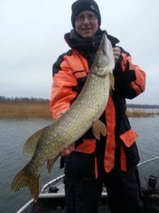 Dagens bästa fisk drog Pär! Fiskeguide Fiskeguidning www.fishguide.se