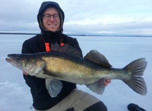 Första pb:t på gös! Ismete & fiskeguidning med fiskeguide Mikael Puhakka www.fishguide.se