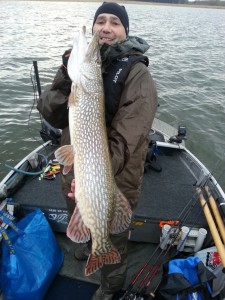 Gäddfiske i Silver Eaglebåten! Fiskeguidning med fiskeguide Mikael Puhakka www.fishguide.se