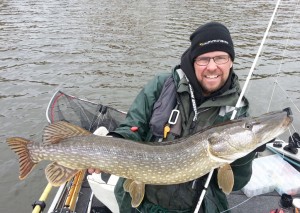 Gäddfiske i Quintrexbåten! Fiskeguidning med fiskeguide Mikael Puhakka www.fishguide.se