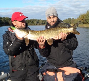 Första fisken någonsin, en fin gädda!