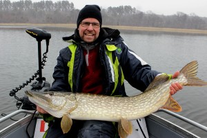 Kortpass gav fina gäddor, största på 111 cm! www.fishguide.se